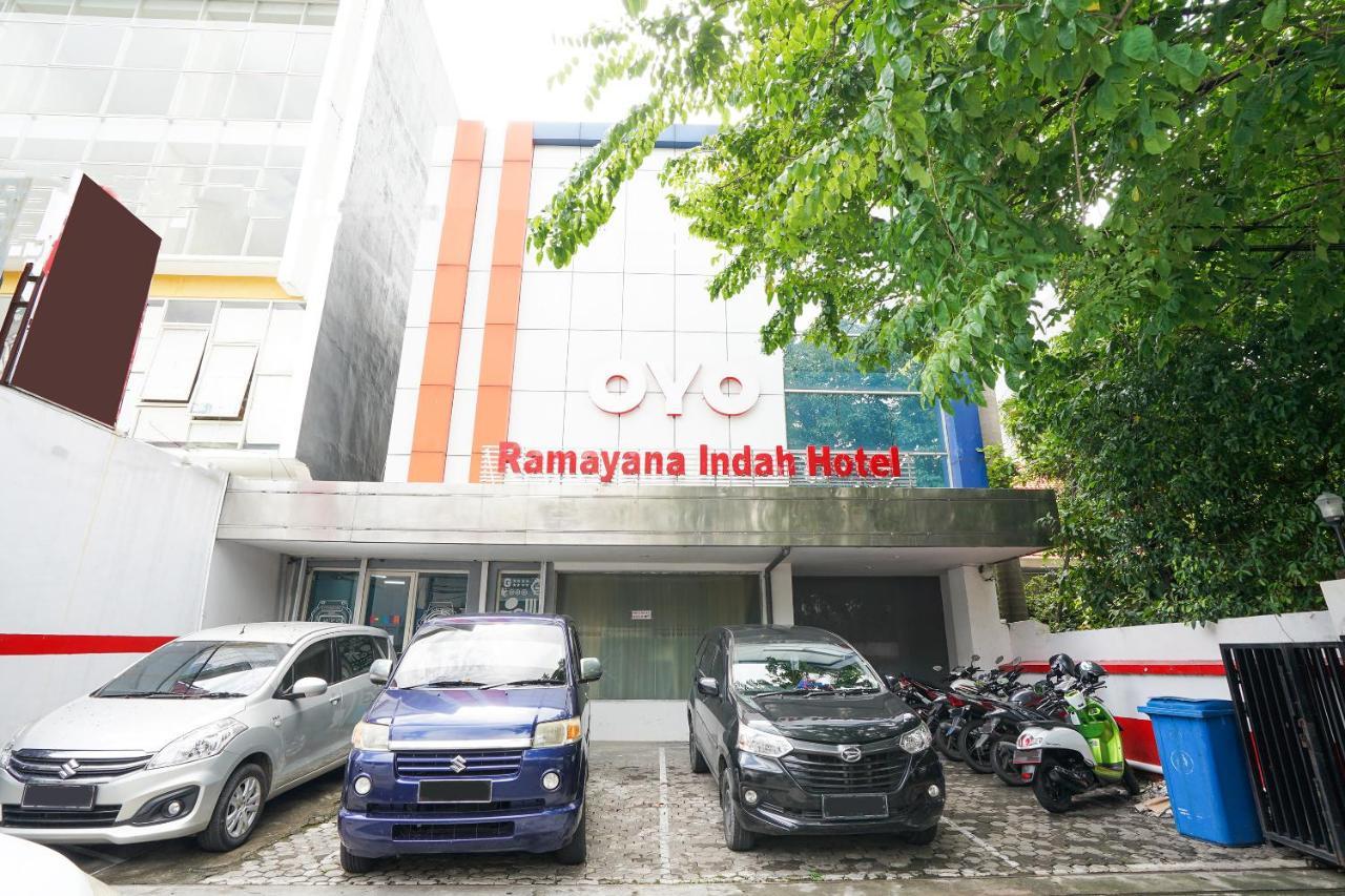 Отель Reddoorz @ Panglima Sudirman Сурабая Экстерьер фото